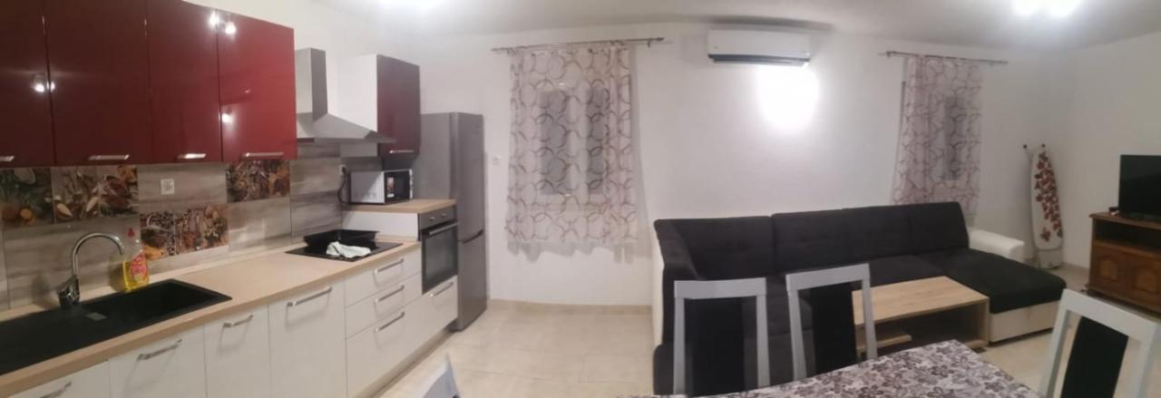 Apartmani Franceska Bol Luaran gambar